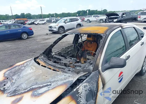 2011 Ford Focus S z USA, uszkodzony, nr VIN 1FAHP3EN4BW157931